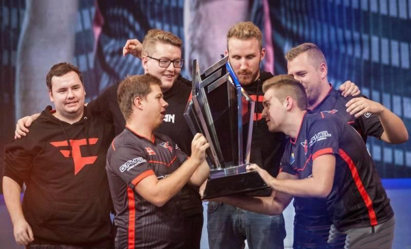 Rare Atom 教练：我们的BP准备得非常充分，队友之间的信任让我们赢得了比赛