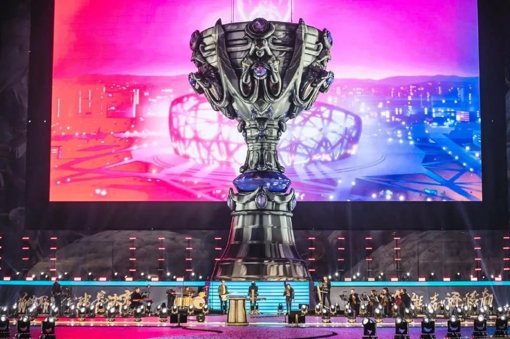 Baolan看宁王想转会：跟谁转呢？只能跟打野队长转 感觉同费才行