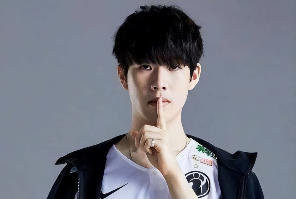 Weibo Gaming 官方博客发布了 Tian 问答：我觉得每天的训练赛都很有趣